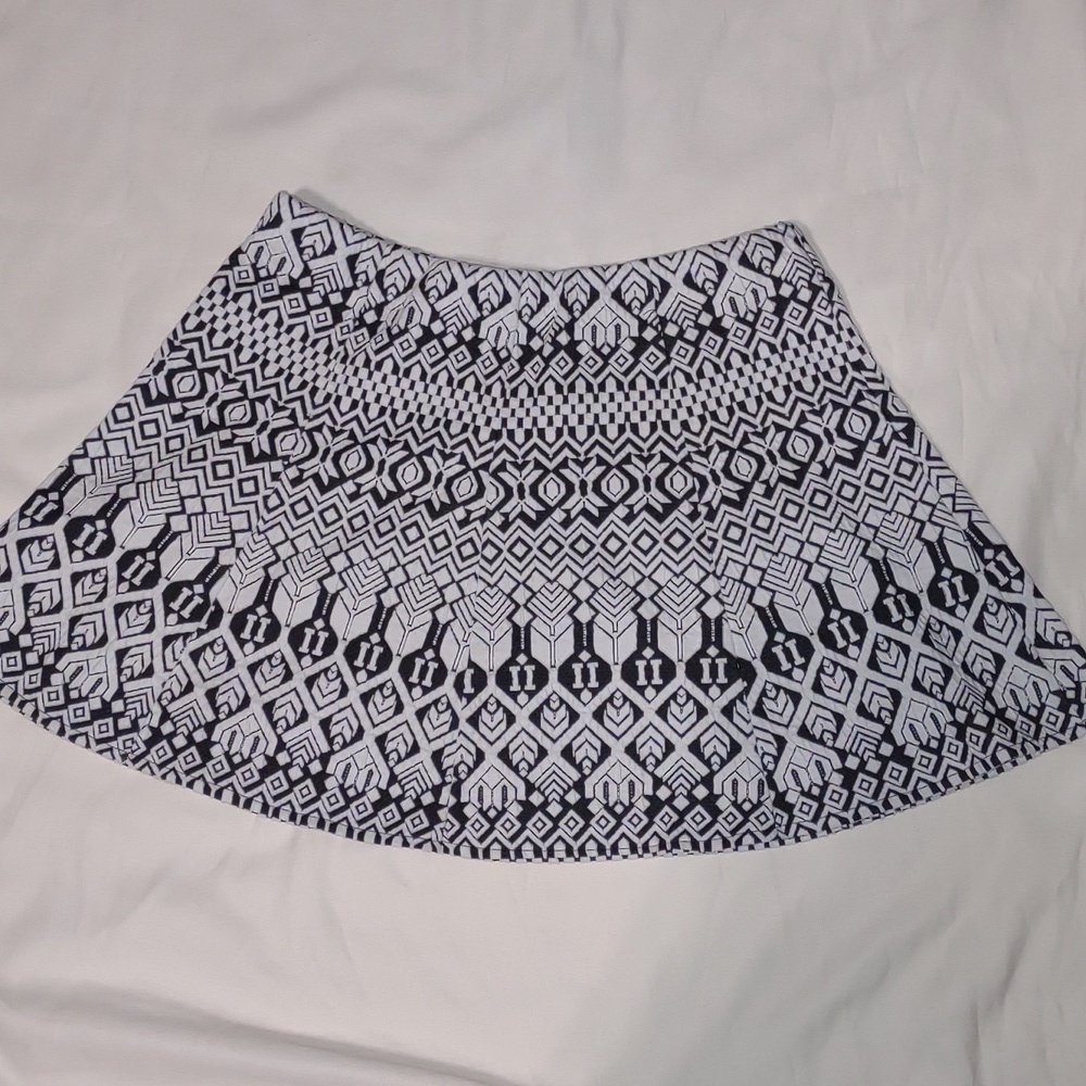 Aeropostale Black/White Mini Skirt Size Medium